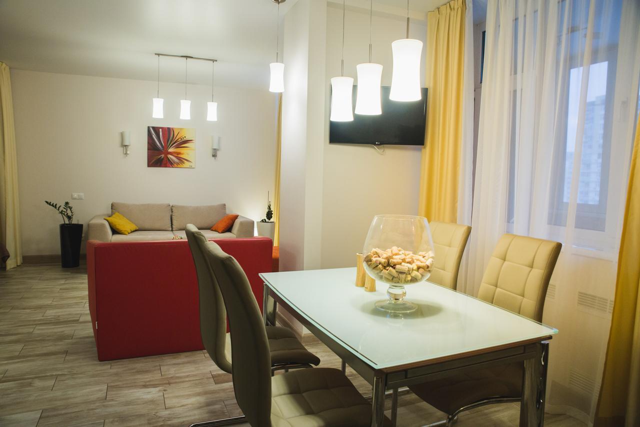 Apartments "Pleasure" キエフ エクステリア 写真